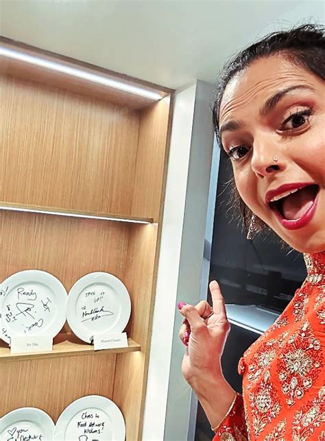 maneet chauhan sexy|Food Networks Maneet Chauhan Stirs Up Glamour。